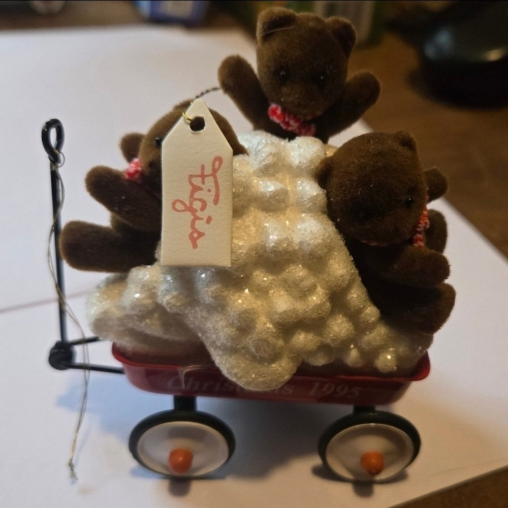 Figi's 1995 Christmas Red Wagon 3 Brown Bears Collectible Figurine Ornament